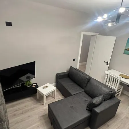 Bushati Apartment *