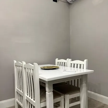 Apartment Bushati *